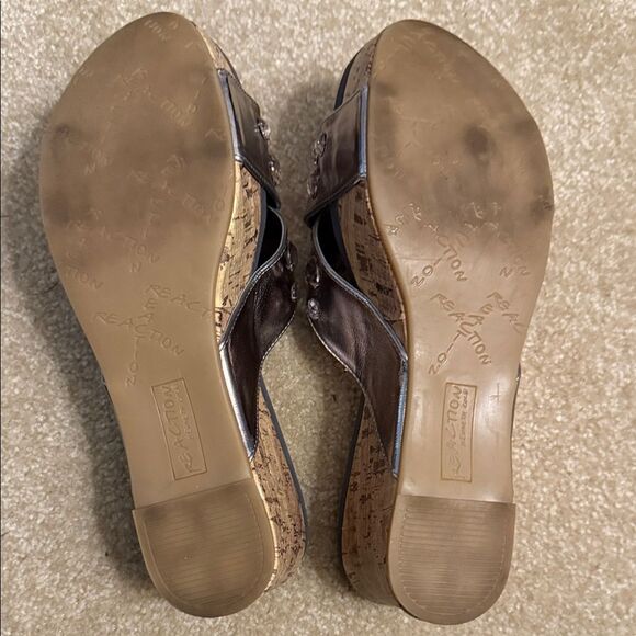 Kenneth Cole Reaction Metallic Embellished Sandals. So 9M - Picture 7 of 11